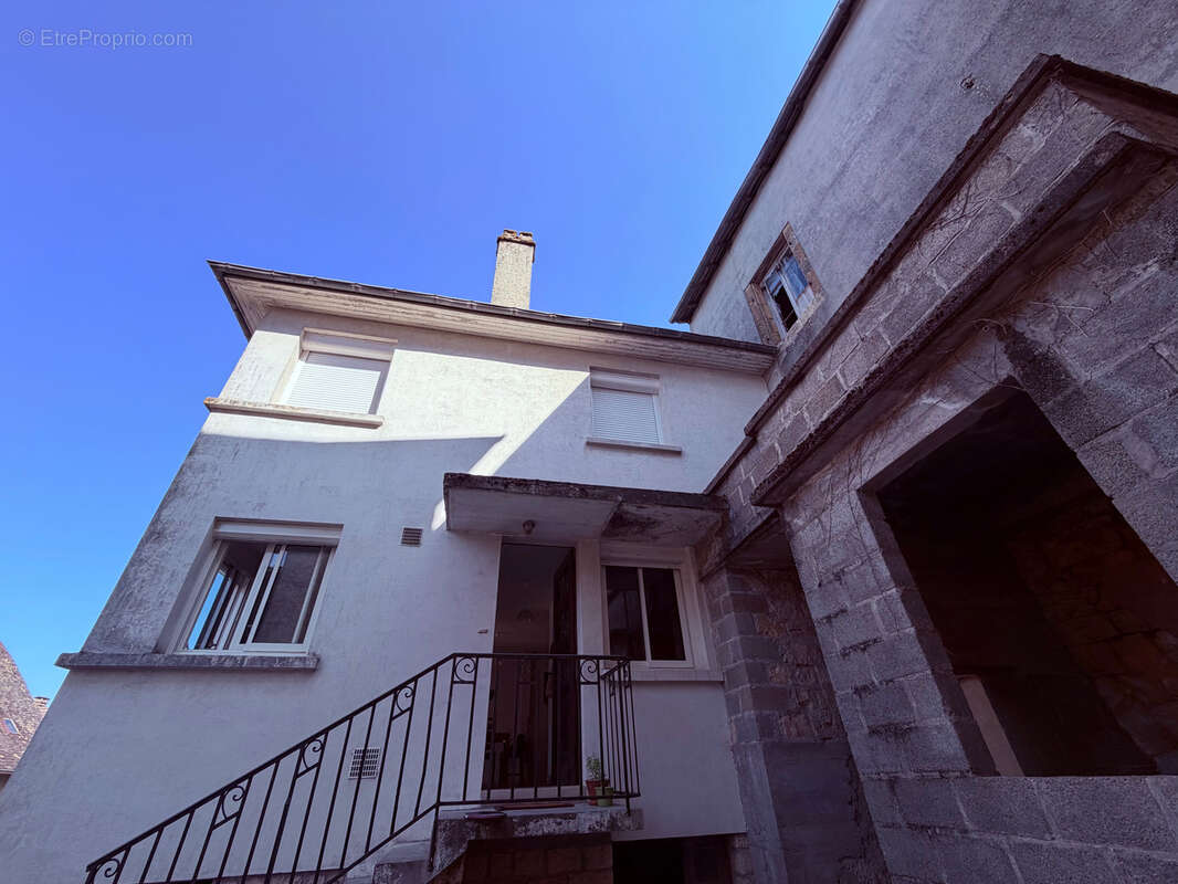 Maison de bourg avec terrasse - photo 2