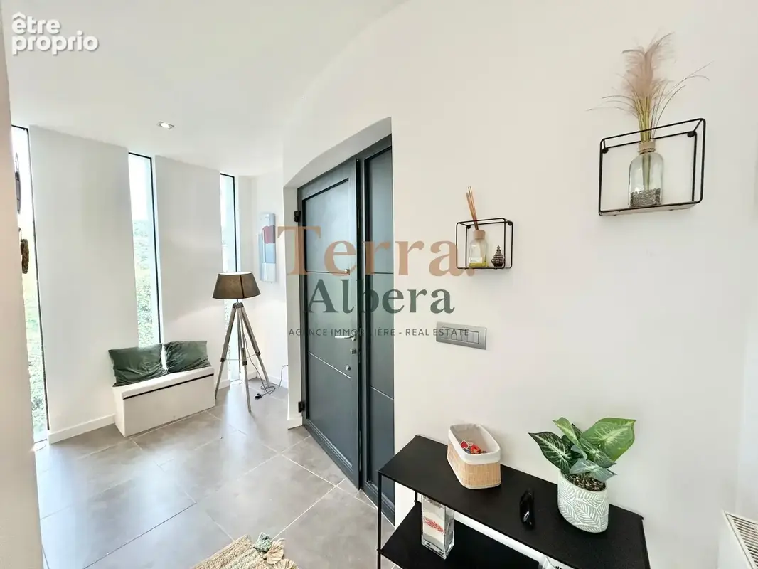 Villa Contemporaine avec piscine, studio indépendant, et grand garage atelier - photo 19
