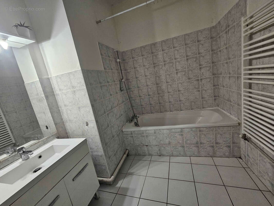 Appartement à MAUVES