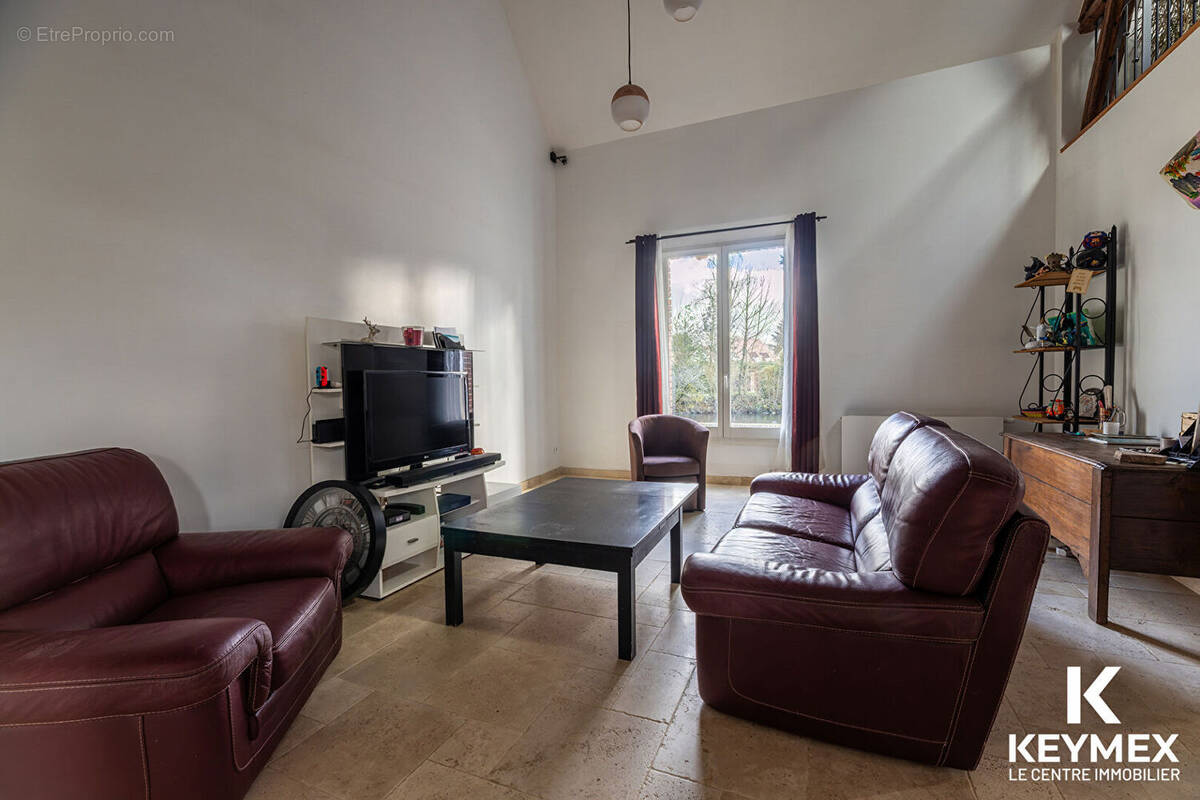 Maison à SAINTE-GENEVIEVE