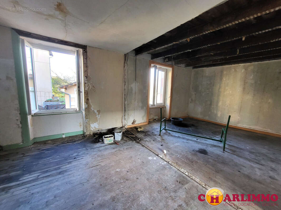 Maison à SAINT-JUNIEN