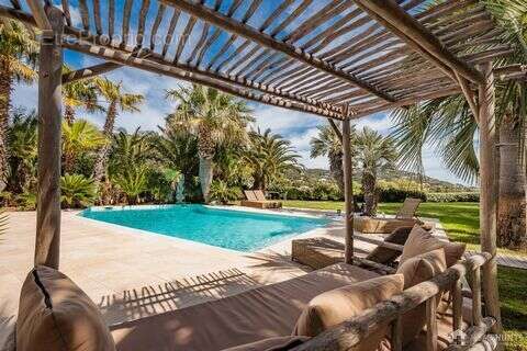 Maison 251 m² à Grimaud  - photo 2