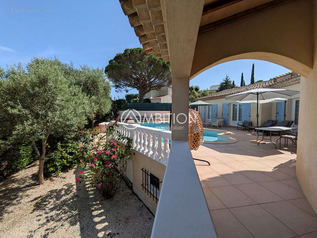FREJUS (83370) Superbe villa familiale de 5P avec piscine, garage. - photo 4