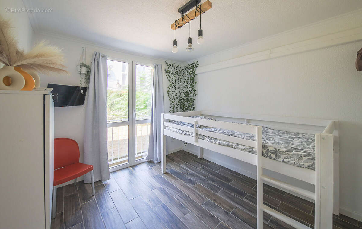 Sud de bastia - t4 - 68m² - parking - cave - photo 6