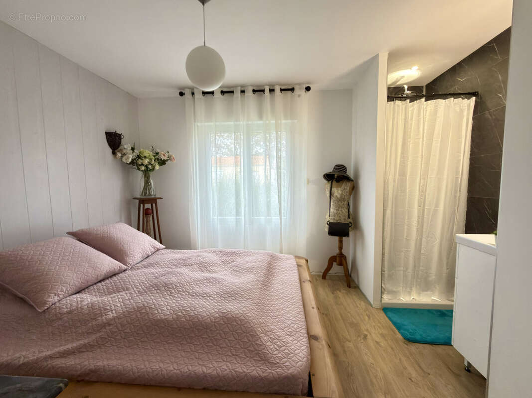 Maison à SAINT-ETIENNE-DU-BOIS