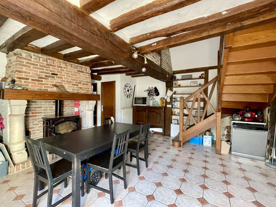 Maison à LES BAUX-SAINTE-CROIX