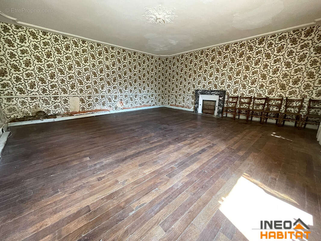 Maison de maître en pierres et dépendances - photo 2