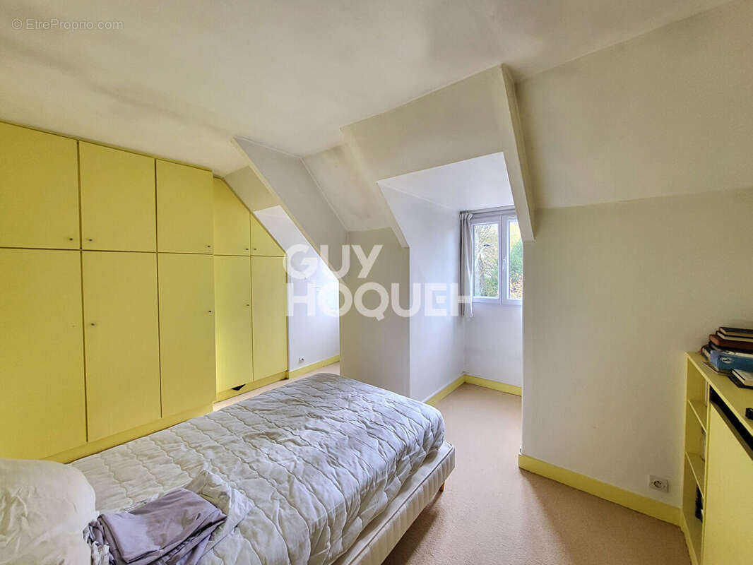 Maison à LA CELLE-SAINT-CLOUD