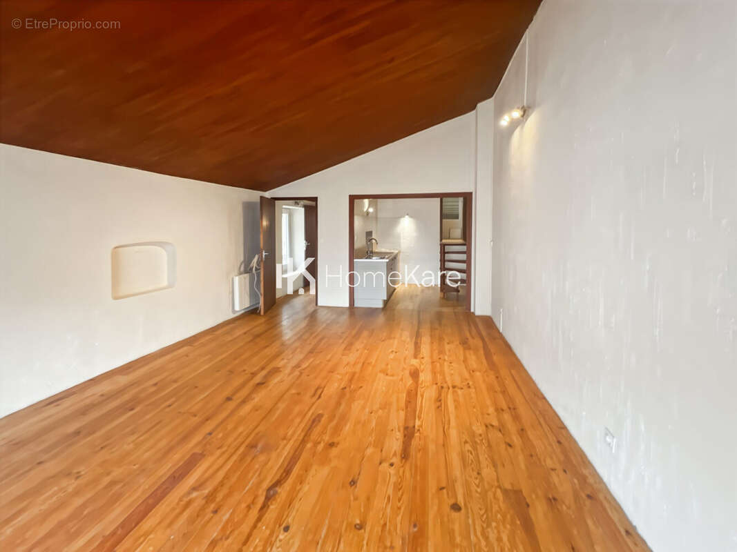 Appartement à MONTREJEAU