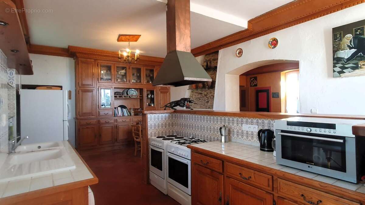 Maison à LA SALVETAT-PEYRALES