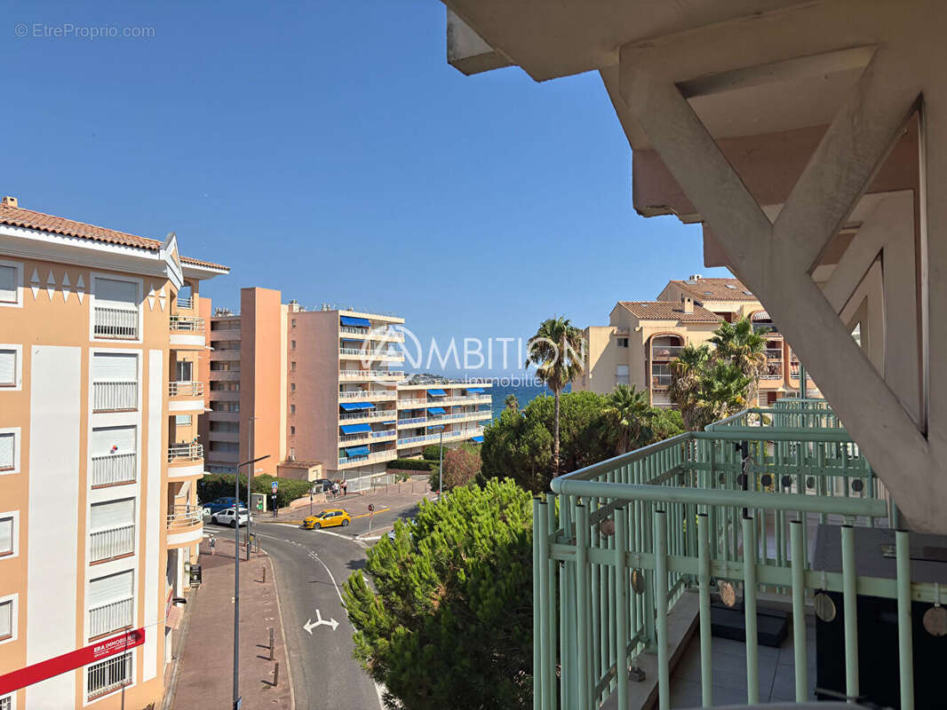 Port-Fréjus - Studio dernier étage, terrasse & parking - photo 3