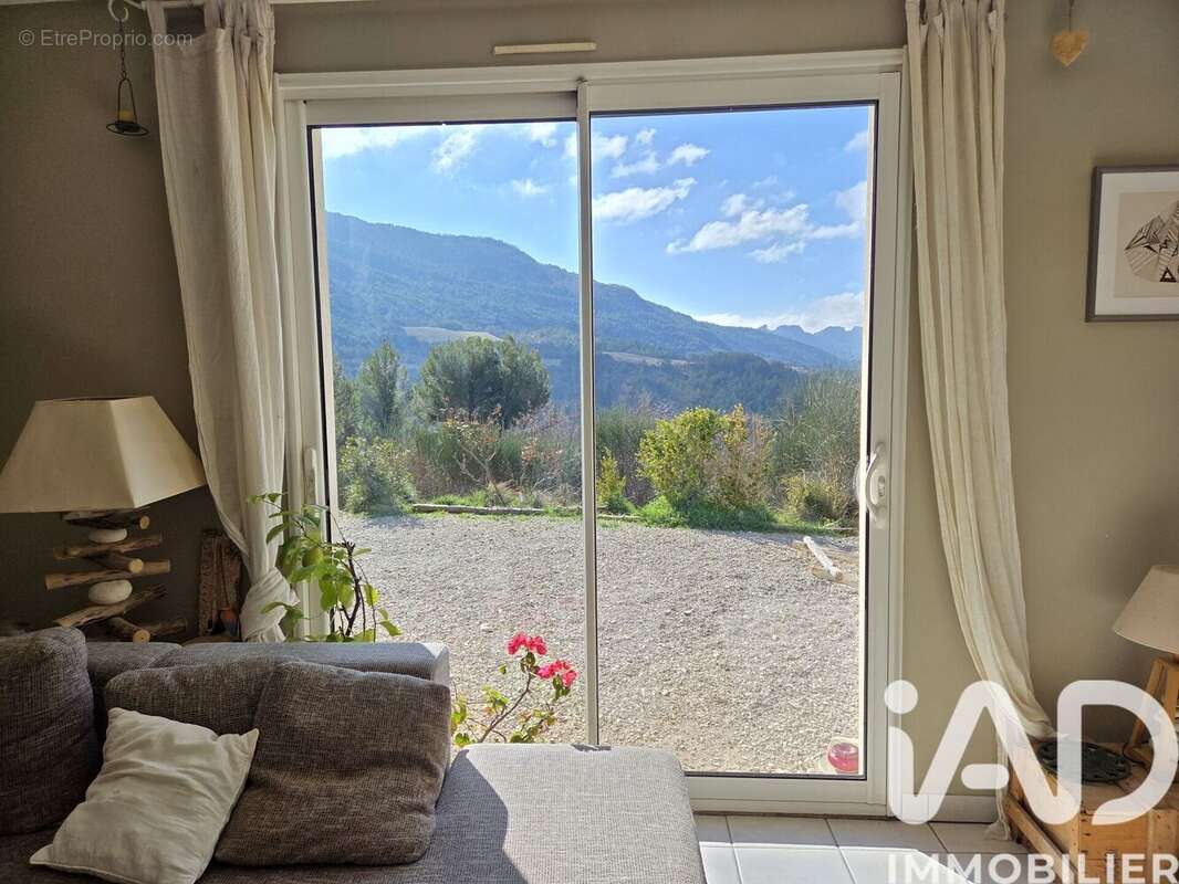 Maison 96 m² à Saint-Sauveur-Gouvernet  - photo 6