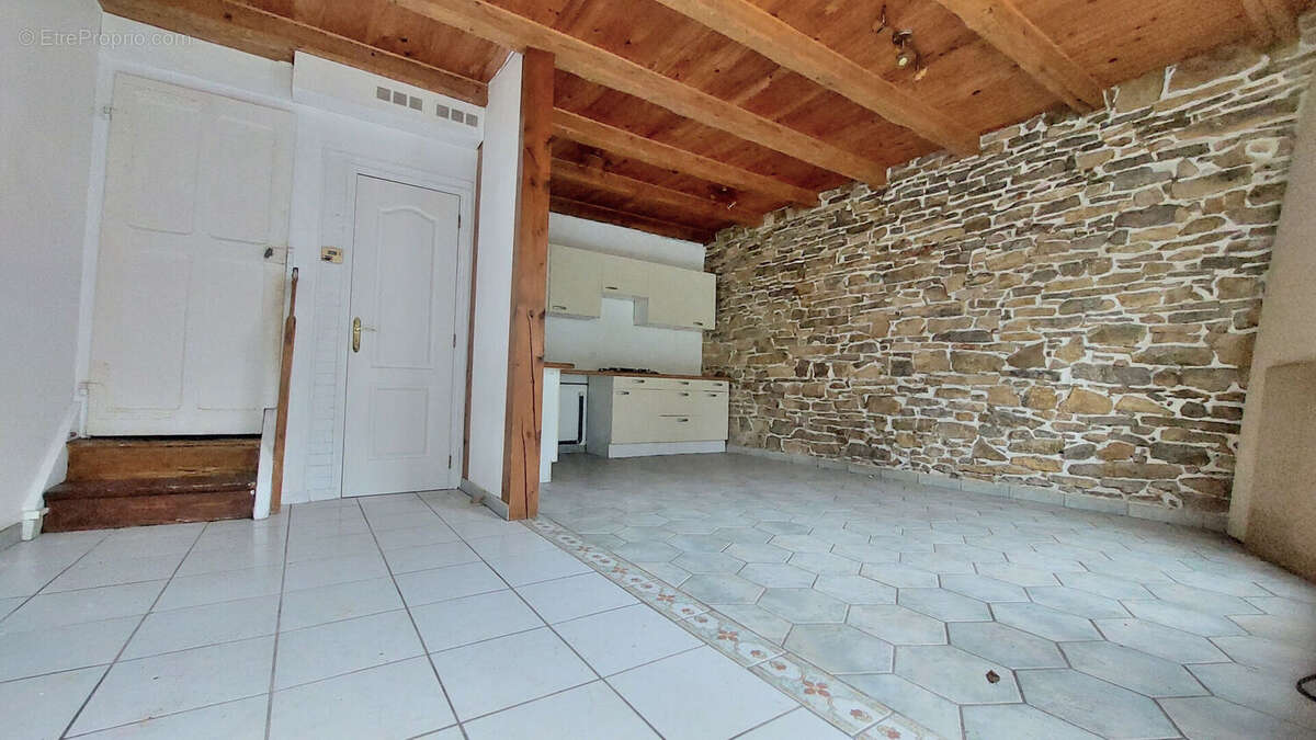 Appartement à PONT-DE-ROIDE