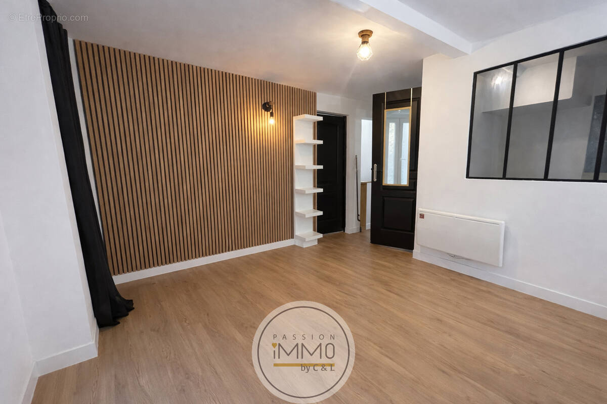 Appartement à LES MEES