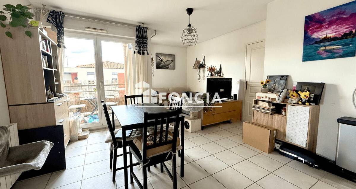 Appartement à MEYZIEU