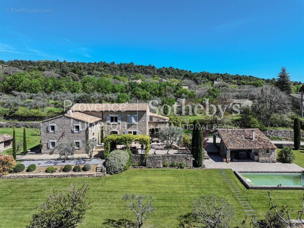 Maison à GORDES