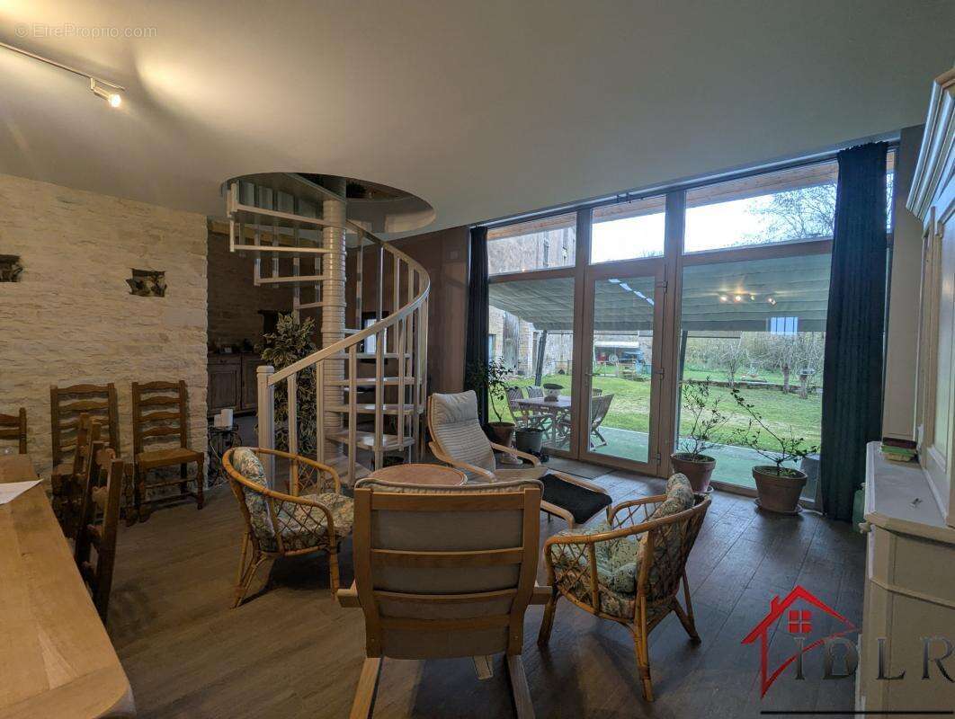 Maison à DAMPIERRE-SUR-SALON