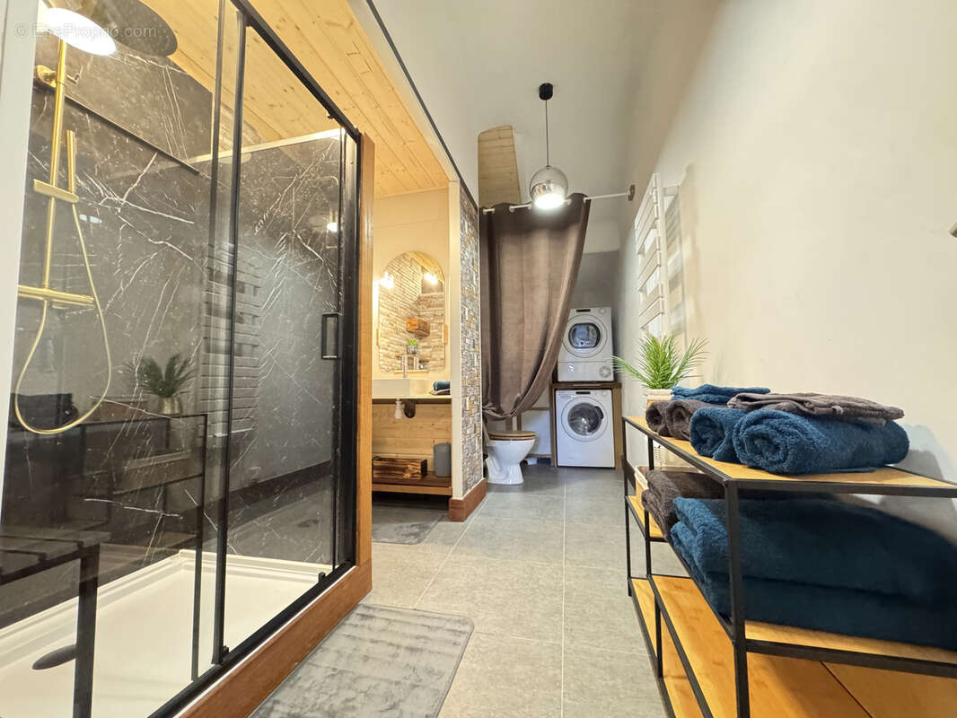 Appartement à LARAGNE-MONTEGLIN