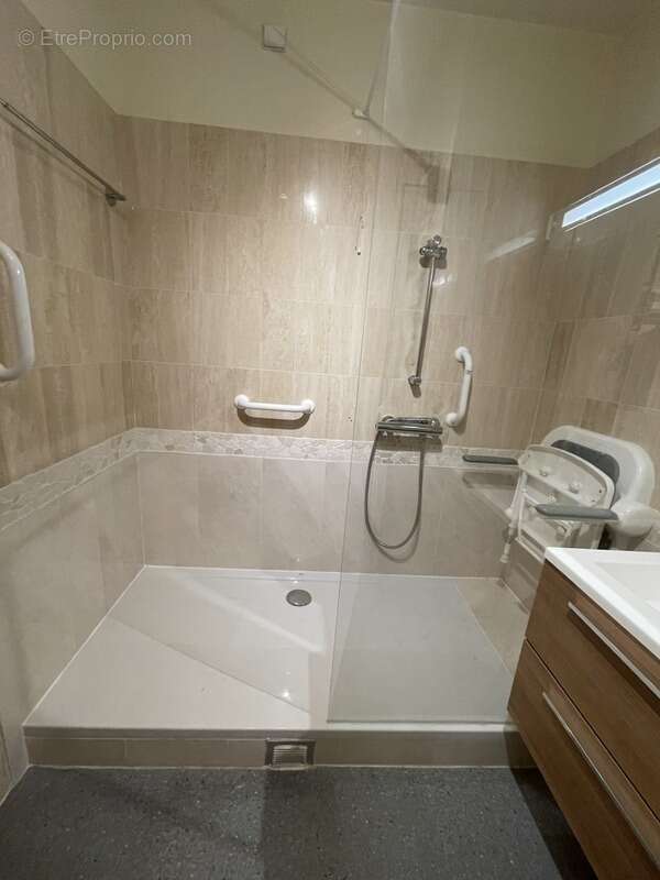 Appartement à LEVALLOIS-PERRET