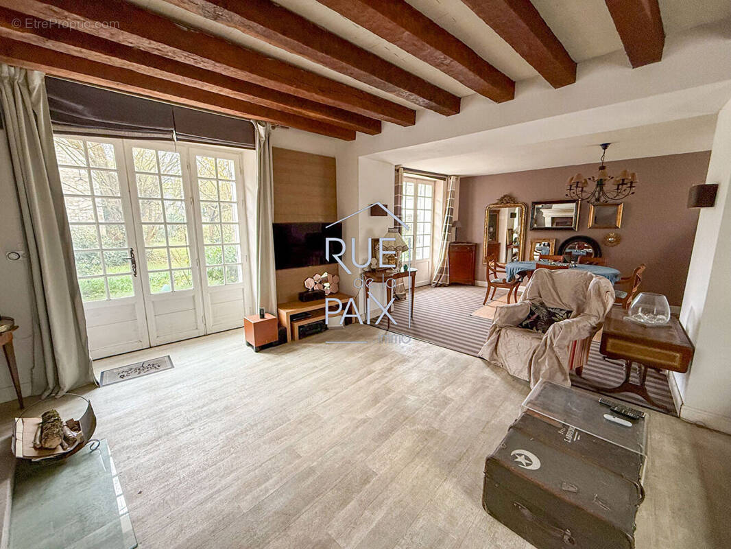 Maison à SAINT-GERVAIS-LES-TROIS-CLOCHERS