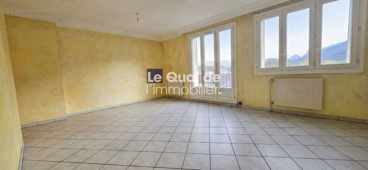 Appartement à FONTAINE