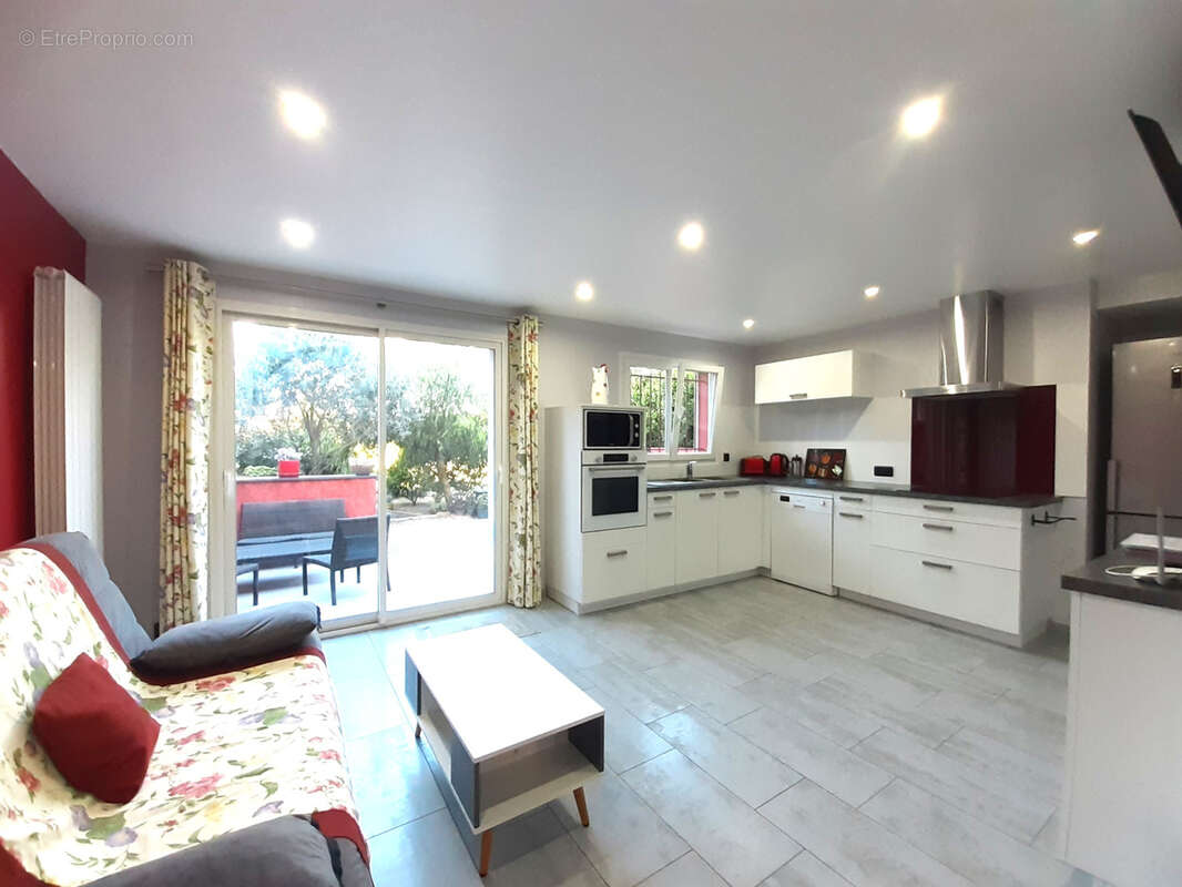 Maison à SAINT-GENIS-DES-FONTAINES