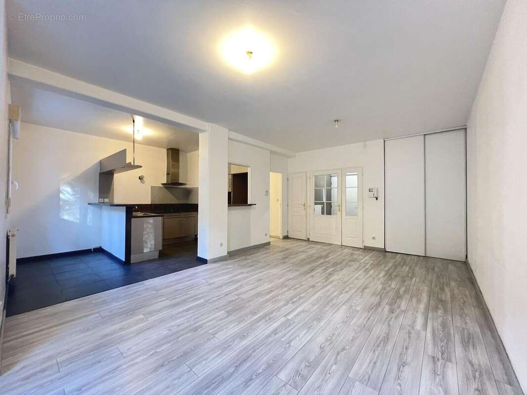 Appartement à SAINT-ETIENNE