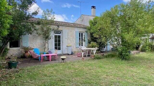 Maison à ECHILLAIS