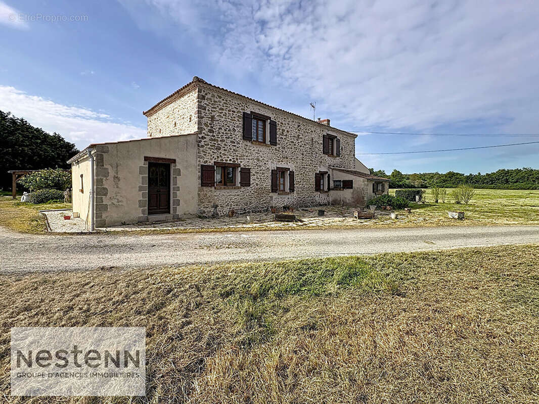 Maison à SALLERTAINE