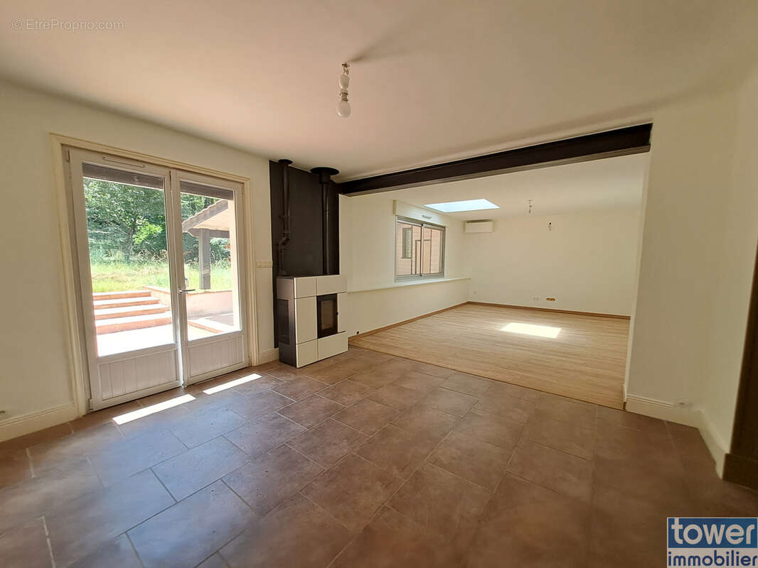 Villa T4 de 125m2 habitables avec double garage sur terrain de 1000 m2 - photo 4