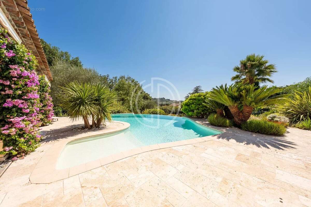 Maison à MOUGINS