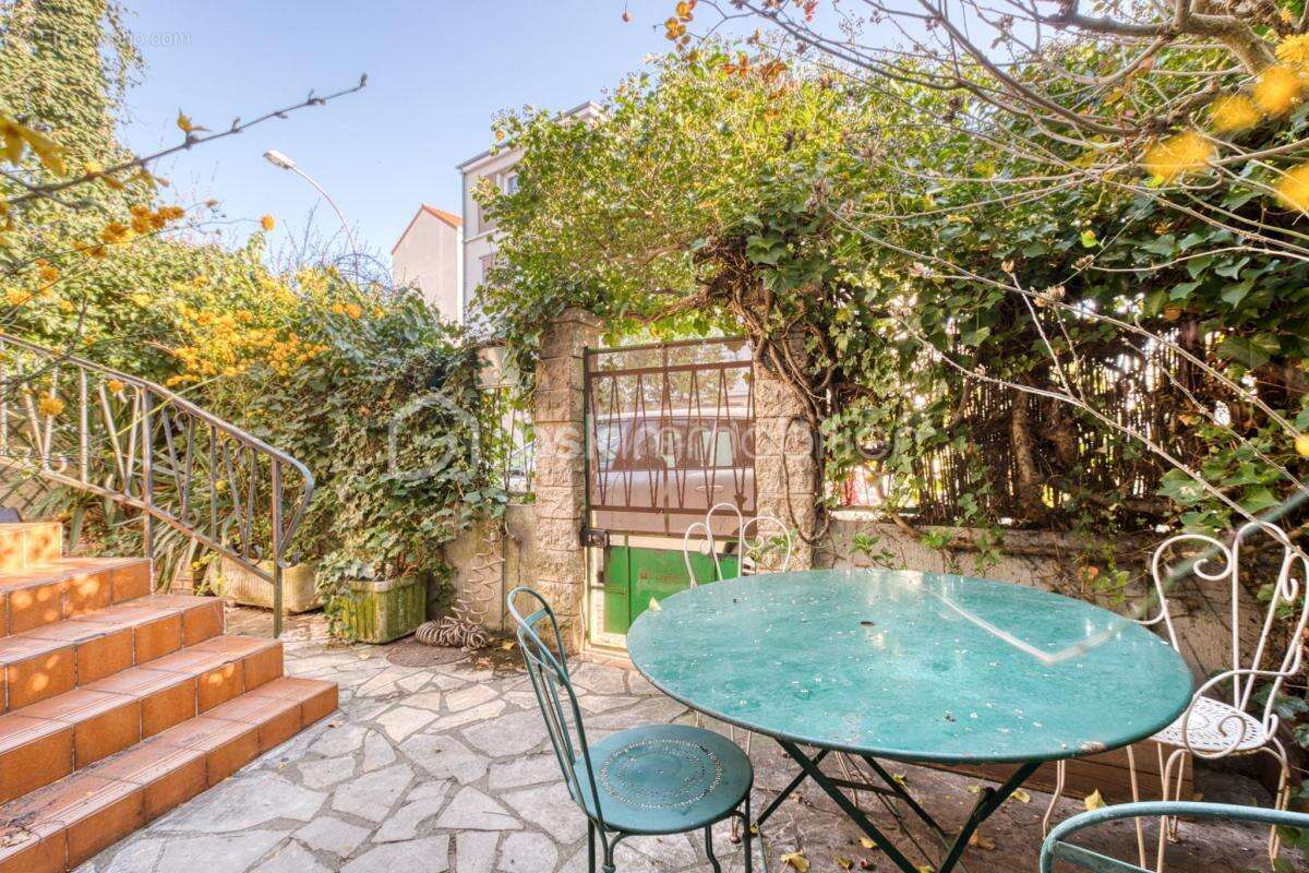 Maison de ville T5 (4 chambres) de 155 m2 - VILLA CHASSAGNOLLE - LES LILAS - photo 28