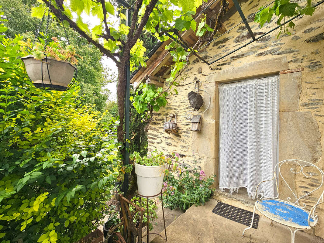 Maison à LA SALVETAT-PEYRALES