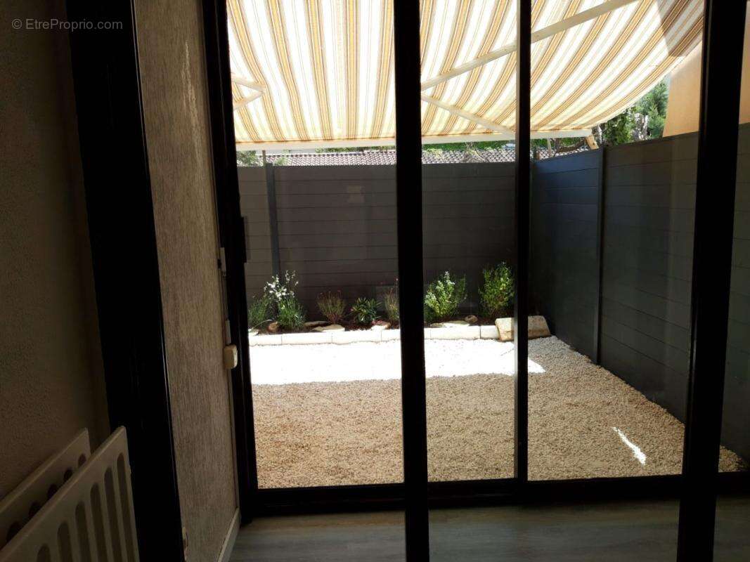Appartement à BAGNOLS-SUR-CEZE
