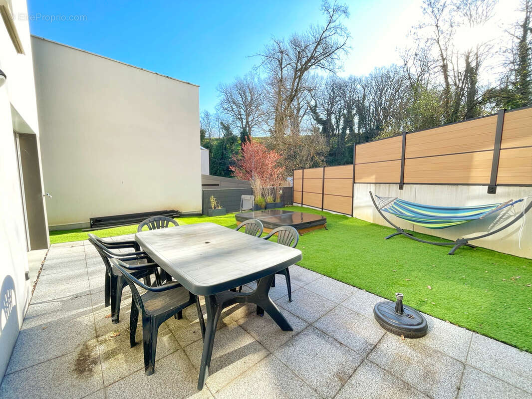 Maison à SEREZIN-DU-RHONE