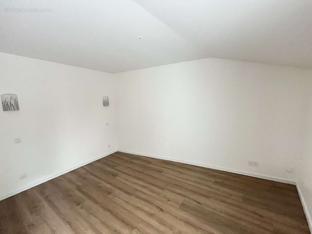 Maison à MONTREVAULT