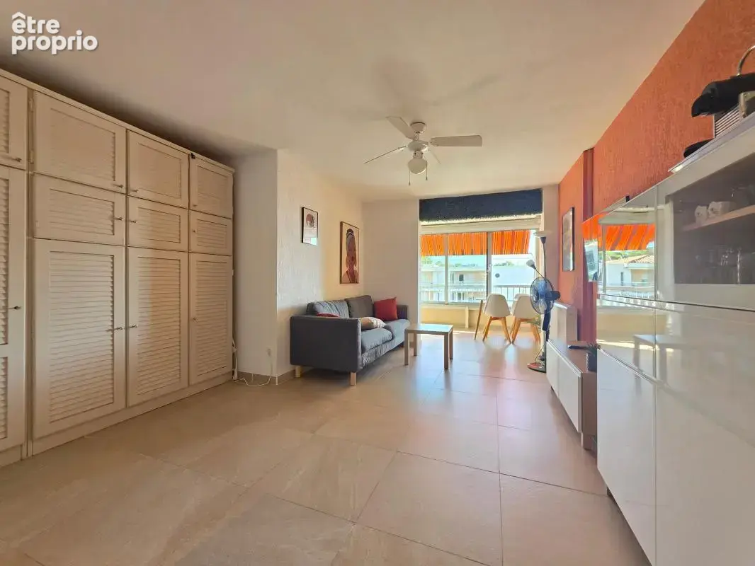 Appartement t1 renove et meuble a vendre a pin rolland - saint-mandrier - photo 3