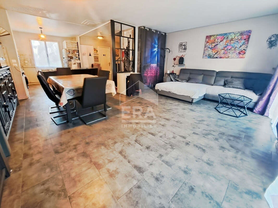 Maison à VERT-SAINT-DENIS