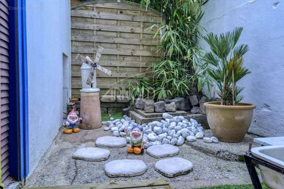 Nantes Perverie - Impasse privée - Belle maison familiale années 30 -7 chambres + locatif ou bureaux - photo 18