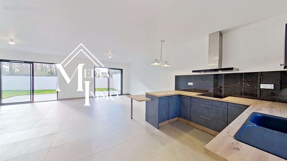 Maison à MAZEROLLES