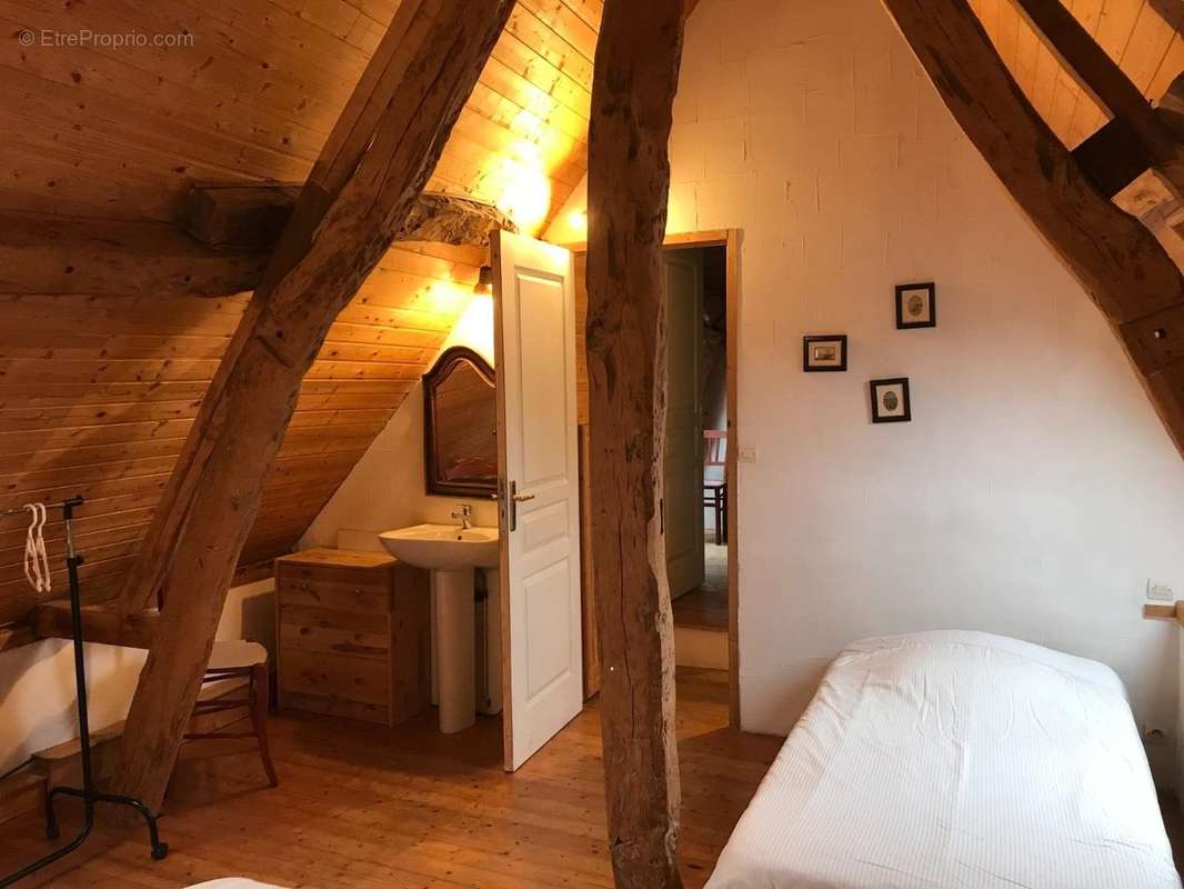 Maison à FEUQUIERES-EN-VIMEU