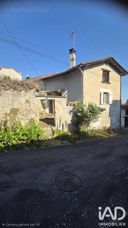 Photo 1 - Maison à CHABANAIS