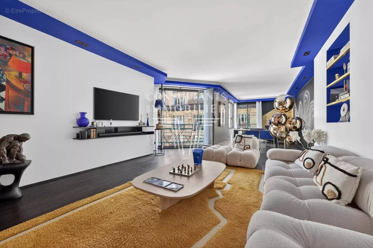 Appartement à PARIS-16E