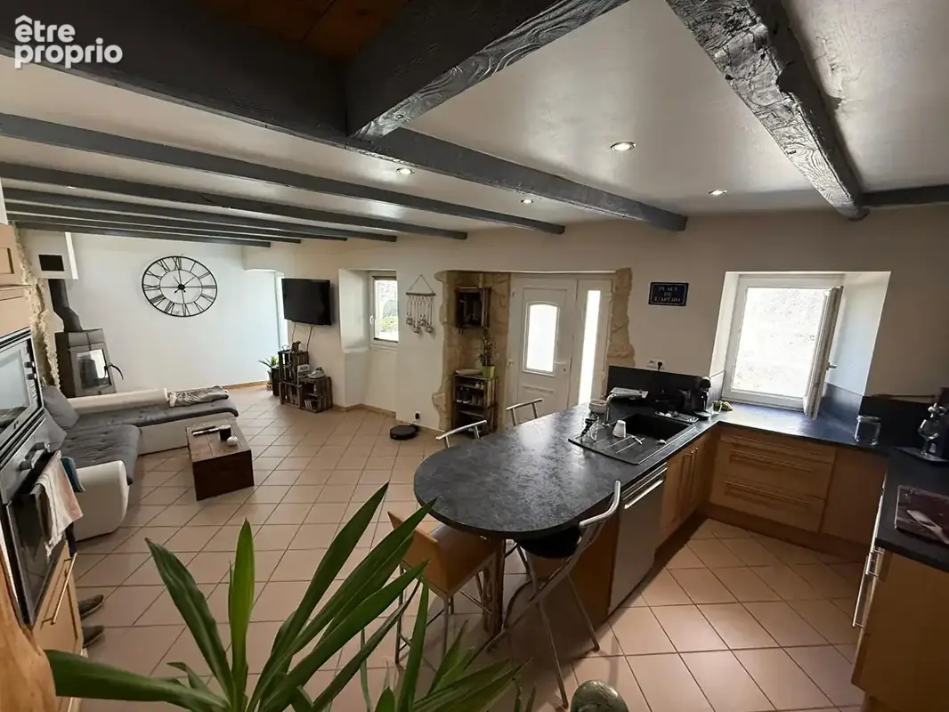 Maison de rue 103m² entièrement rénovée - Boffres - photo 2