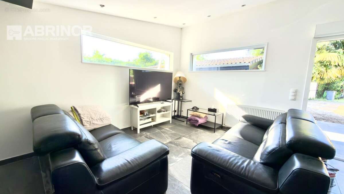 Maison style sncf - 4 chambres, jardin - batie sur 480 m²lomme delivrance - photo 4