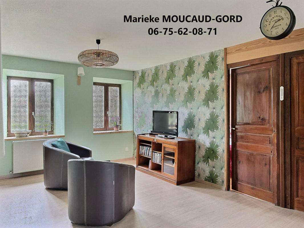 Maison à BEAUZAC