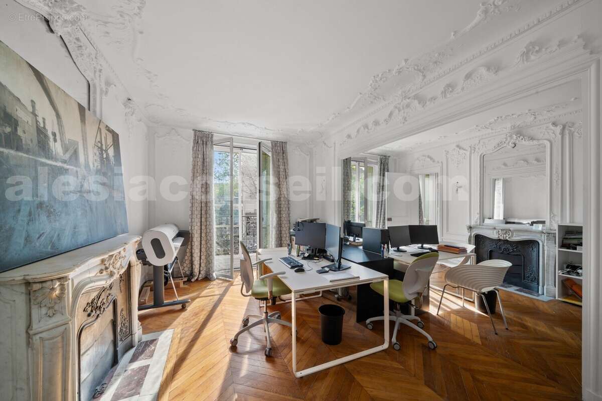 Photo n°2 - Appartement à PARIS-14E