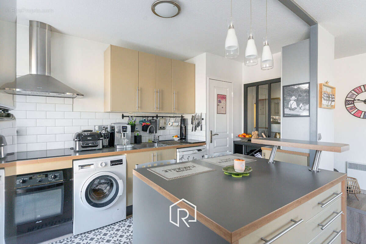 Appartement à MARSEILLE-4E