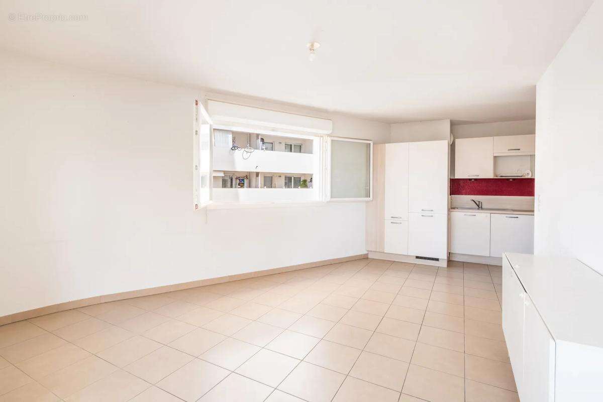 Appartement à MARSEILLE-3E