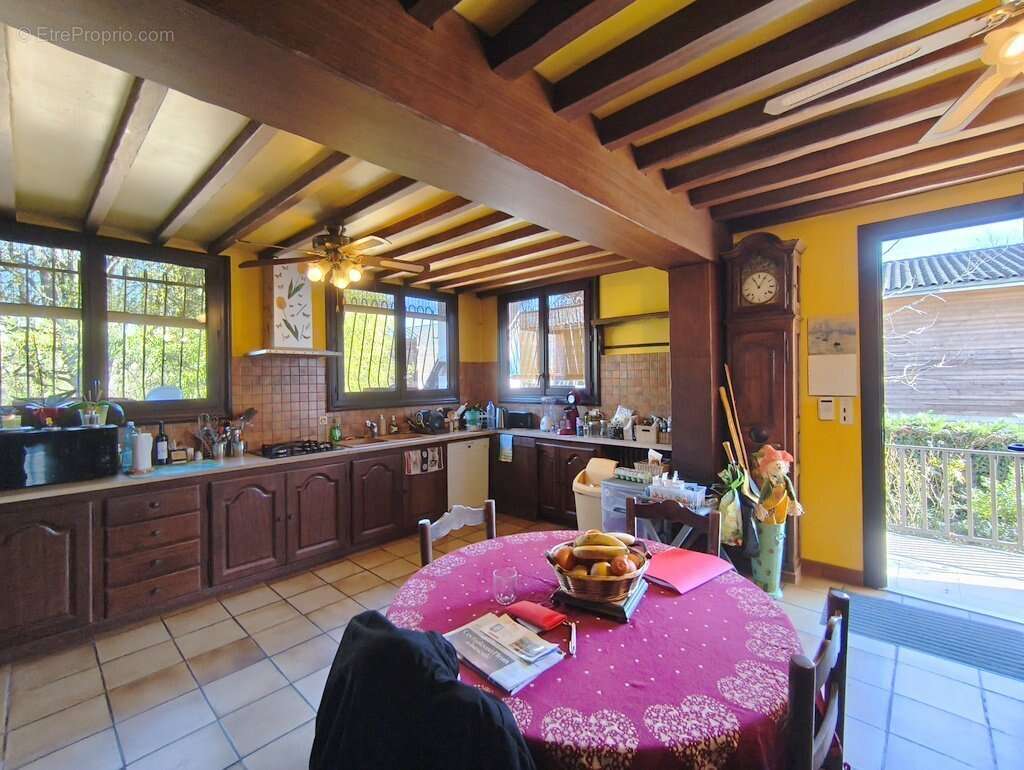 Maison à NEGREPELISSE